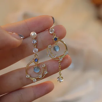 Requintado Pérola da Lua Assimétrica Água Brincos para Mulheres coreano Moda Borboleta Flor Zircão Brinco Jóias de Casamento