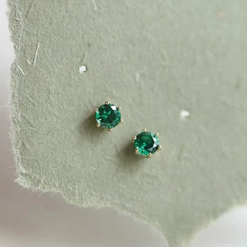 Nova Prata, Seis Garra Embutidos Mini Gemstone Verde Stud Earings Simples de Moda Estrelas Brincos para Mulheres Finas Jóias de presente