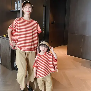 Mamãe e Filha Conjuntos de Vestuário coreano Mãe do Bebê Meninas Combinando Roupas de Verão, Roupas de Mulher de Crianças Listrado de Duas peças de Ternos